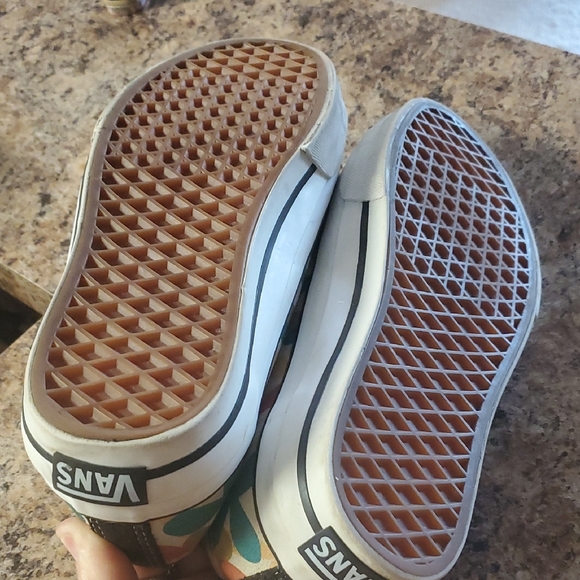 Vans Multicolor Leaf-Print Velcro Sneakers - Picture 4 of 4